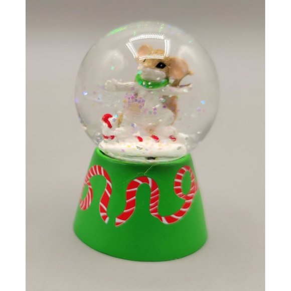 Charming Tails Snow Globe Glitter Green Figurine Snowboarding Mouse - Picture 6 of 9